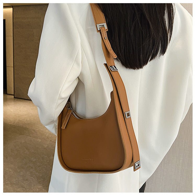 Small Belt Buckle Design Shoulder Bags for Women 2024 New Fashion Trend Designer Crossbody Bag Underarm Bag Handbags Brown