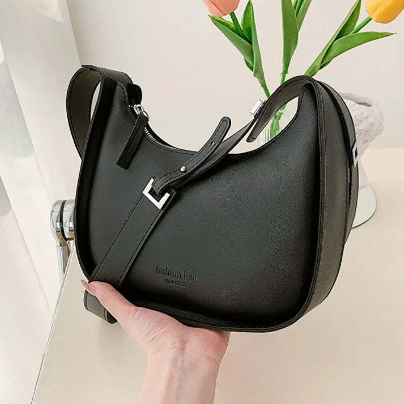 Small Belt Buckle Design Shoulder Bags for Women 2024 New Fashion Trend Designer Crossbody Bag Underarm Bag Handbags Brown