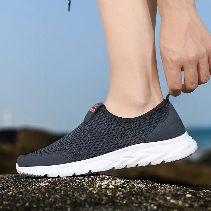 Summer Men Women Aqua Shoes Lightweight Water Shoes Anti-Slip Quick Drying Male Sneakers Outdoor Beach Casual Flats Sports 2024