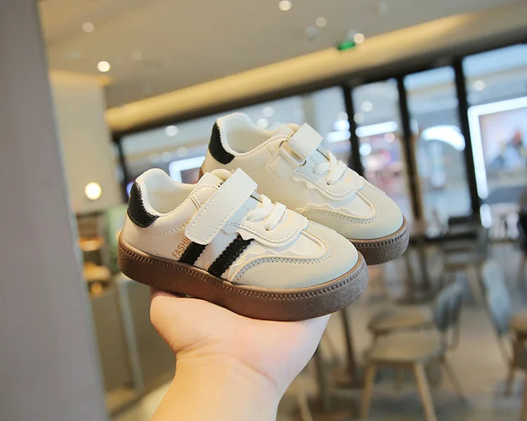 Spring Autumn Children Sport Training Shoes Boys Girls Moral Training Fashion Sneakers Kids Soft Soled Casual Shoes Skate Shoes