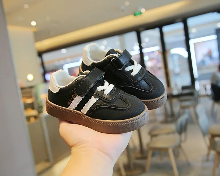 Spring Autumn Children Sport Training Shoes Boys Girls Moral Training Fashion Sneakers Kids Soft Soled Casual Shoes Skate Shoes