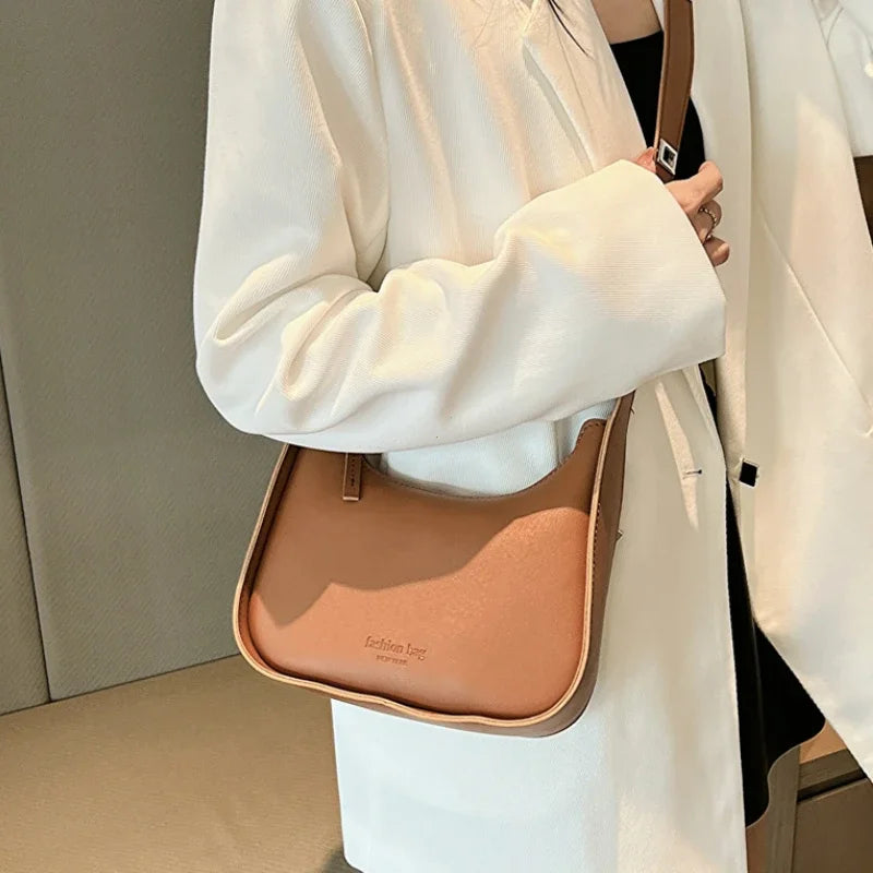 Small Belt Buckle Design Shoulder Bags for Women 2024 New Fashion Trend Designer Crossbody Bag Underarm Bag Handbags Brown