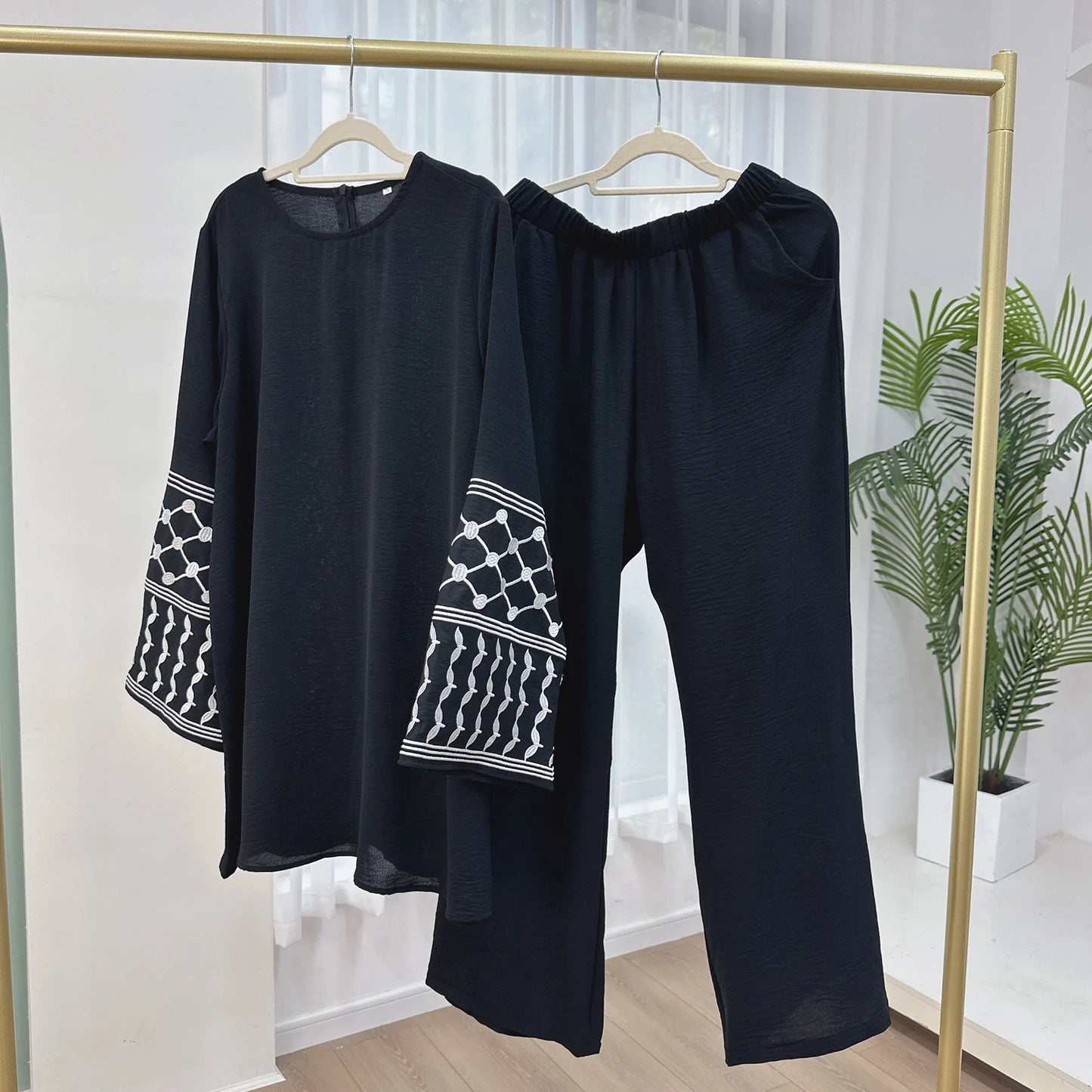 Dubai 2024 Autumn Embroidery Sleeves Tops and Pants Modest Muslim Sets Abayas Women Clothes Robe Caftan Marocain Femme Musulmane