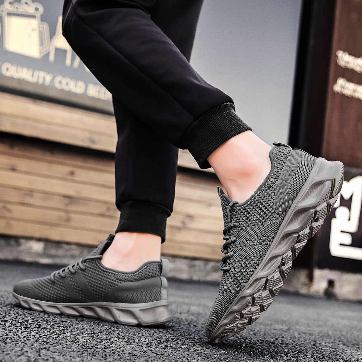 Hot Sale Light Running Shoes Comfortable Casual Men's Sneaker Breathable Non-slip Wear-resistant Outdoor Walking Men Sport Shoes